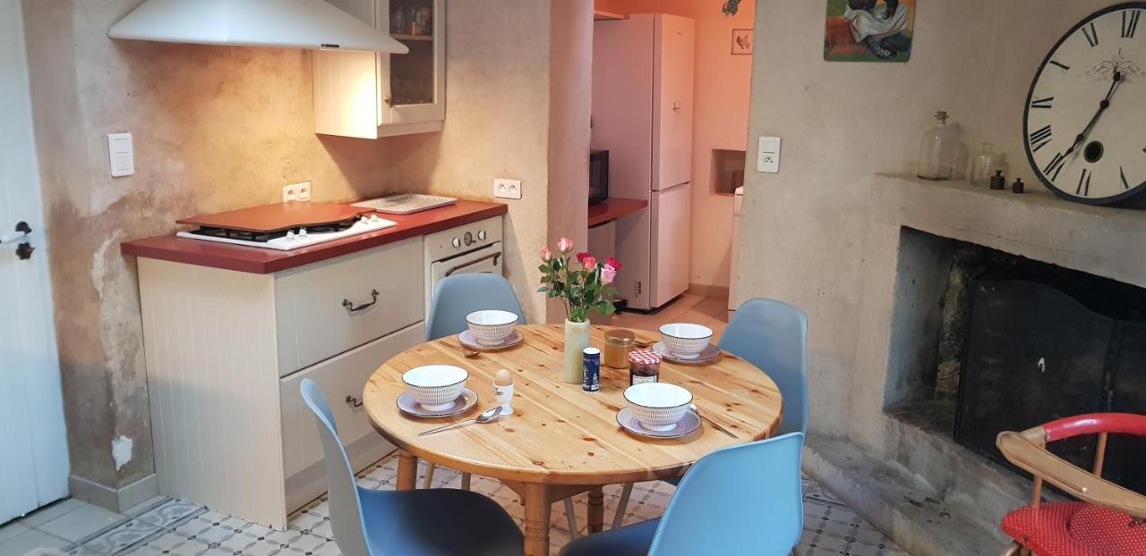 Maison Chaleureuse Et Familiale. Nalliers  Exteriör bild